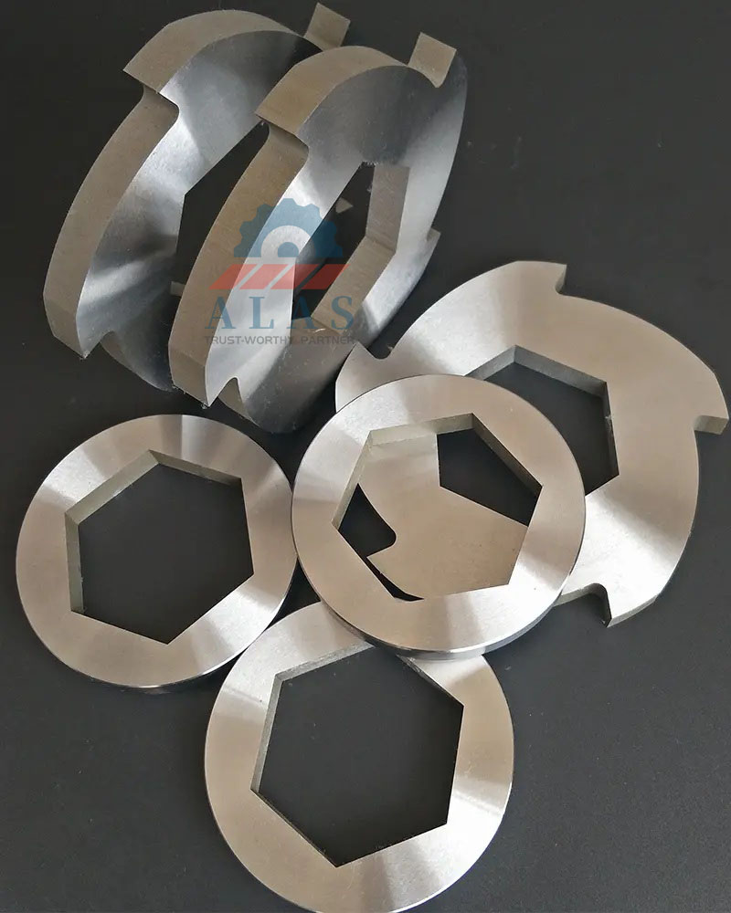Premium Dual Shaft Shredder Knives and Hexagonal Bore Spacers by ALAS Cuchillas trituradoras de doble eje ALAS de 2 y 3 garras con espaciadores hexagonales