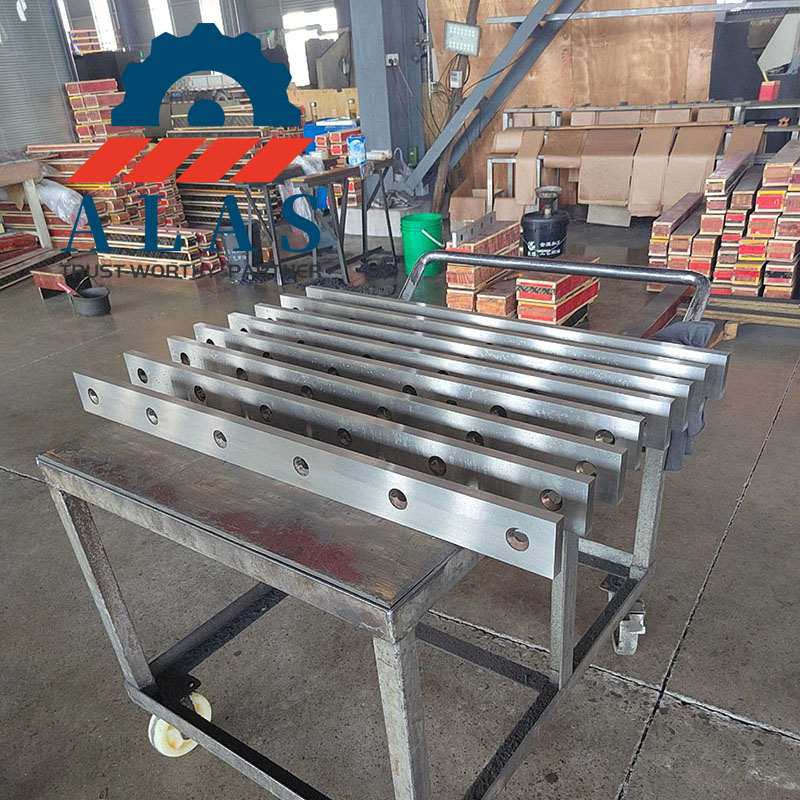 Standard and Custom Sheet Metal Shear Blades Stock Cuchillas de corte de chapa ALAS terminadas con orificios para pernos listas para empaquetar