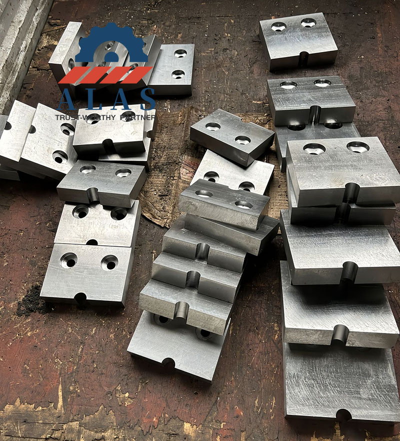 Notched Rebar Cutter Blades & Replacement Blocks Cuchillas de corte de barras de refuerzo de acero para herramientas de primera calidad con muescas de alineación de precisión y orificios para pernos avellanados para cortadores industriales