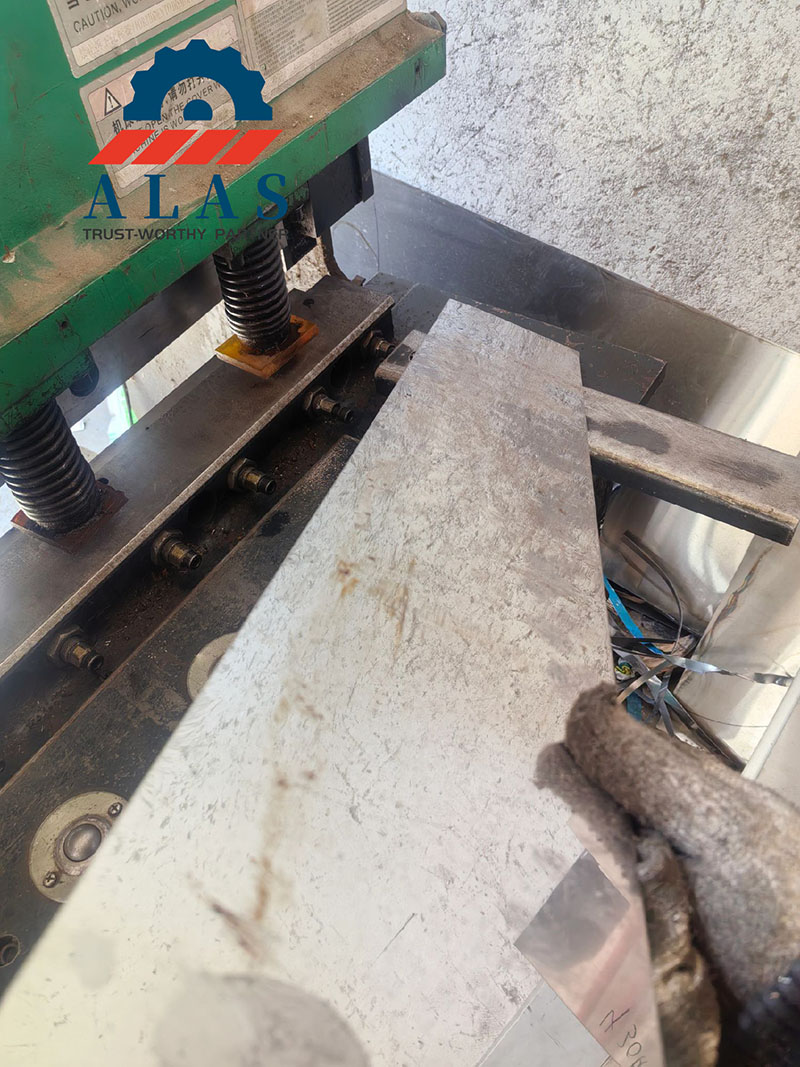 High-Performance Sheet Metal Shearing Result Rendimiento de corte de placas de acero pesadas in situ utilizando cuchillas de corte para chapa metálica ALAS