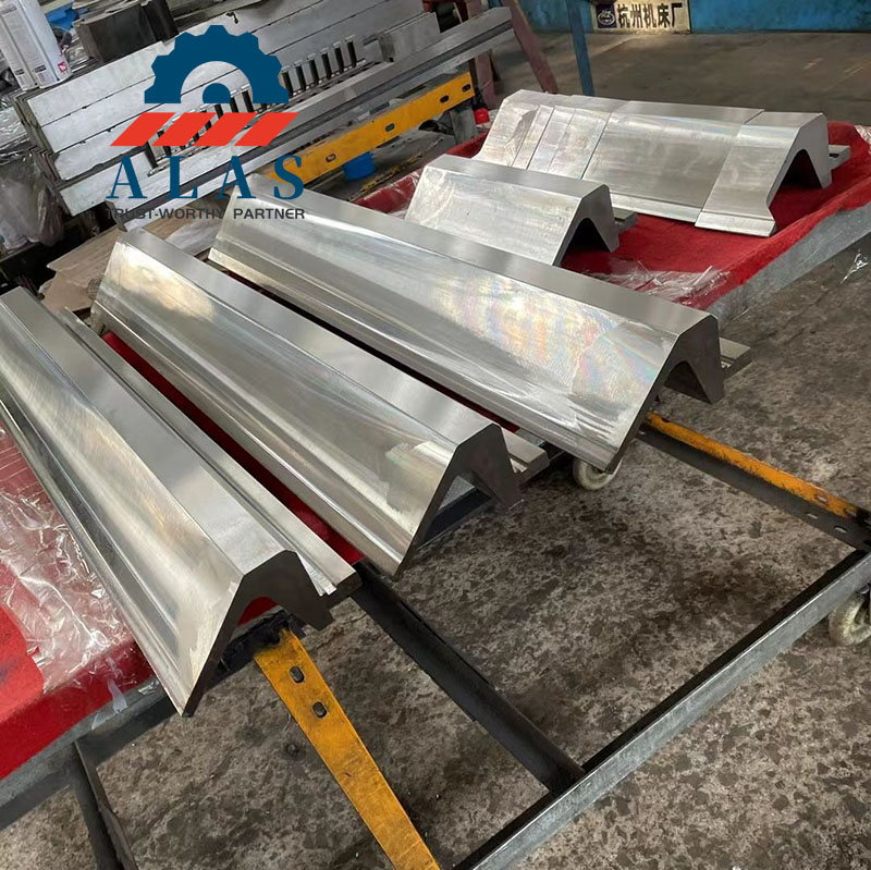 ALAS Finished Heavy-Duty Gooseneck Bending Punches Punzones plegadores de cuello de cisne de alta resistencia ALAS, herramientas superiores de 42CrMo segmentadas y de longitud completa para doblar cajas de metal
