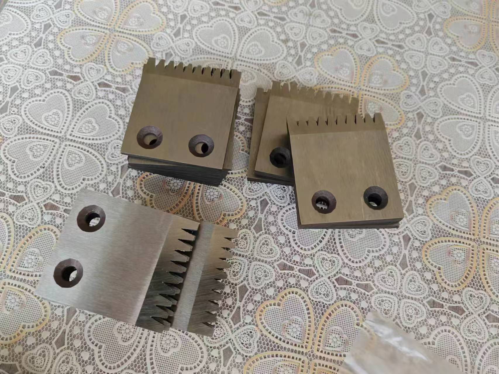 Cuchillo dentado para afeitarse los neumáticos