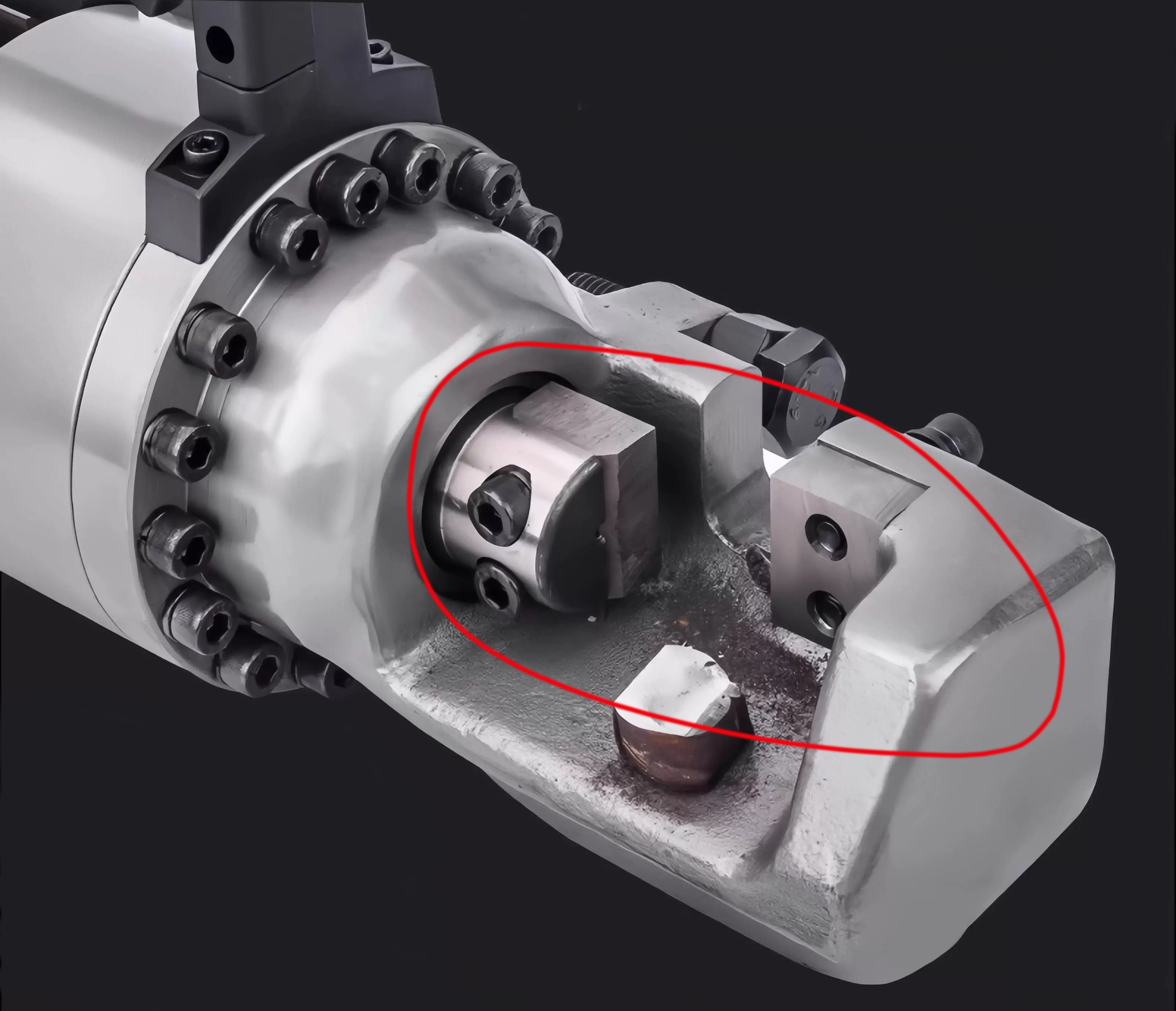 &Aacute;rea de instalaci&oacute;n de cuchillas de una m&aacute;quina cortadora de barras de refuerzo port&aacute;til