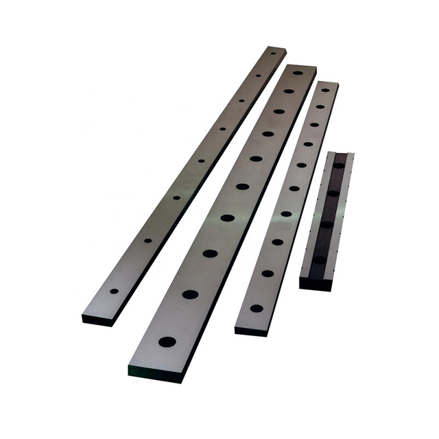 Cuchillas de precisión para cizalla de guillotina industrial fabricadas por ALAS