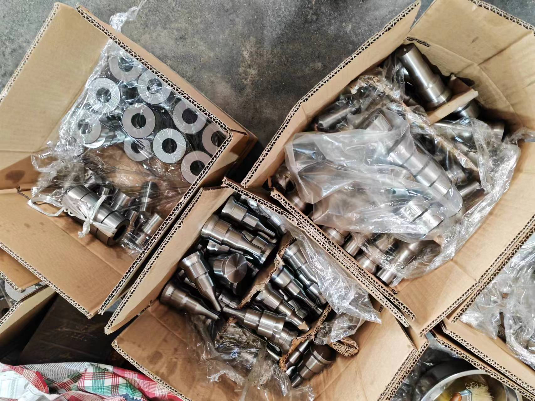 juego-punzones-y-matrices-herrero-surtido-02