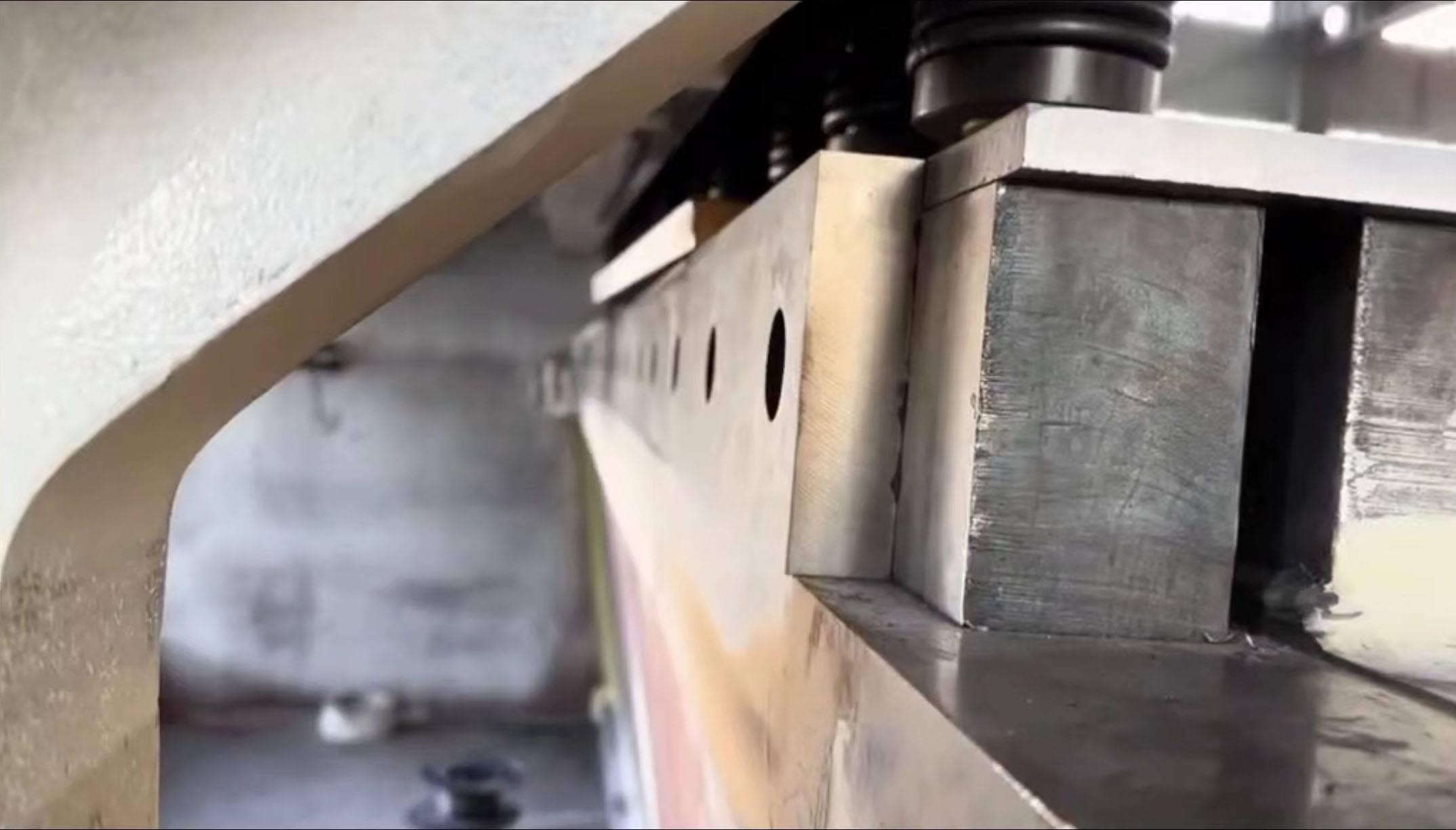 posici&oacute;n-de-instalaci&oacute;n-de-la-hoja-de-la-m&aacute;quina-cortadora