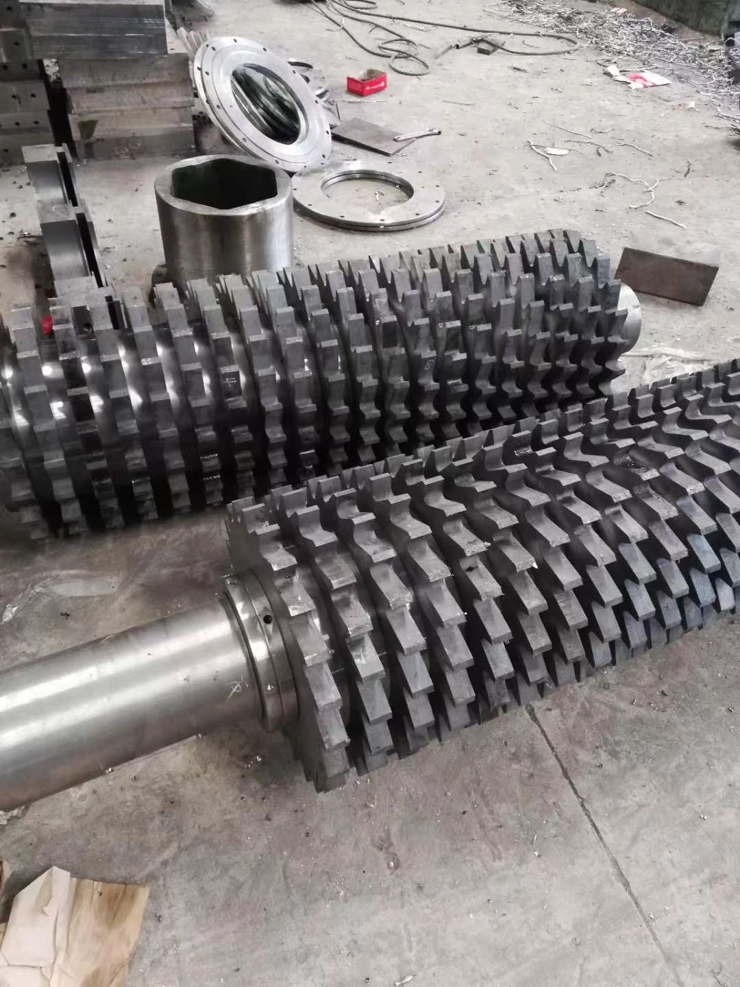 Personalización del rotor y la cuchilla de la trituradora de dos ejes