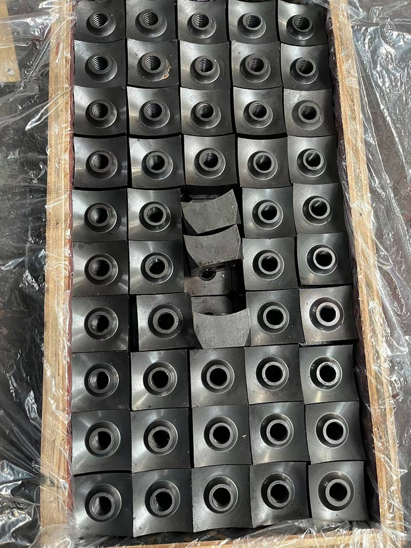 cuchillas-trituradoras-de-un-eje-en-caja-de-madera-02