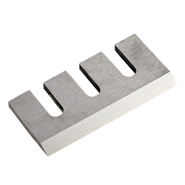 Reemplazo de cuchillas de trituradora de madera