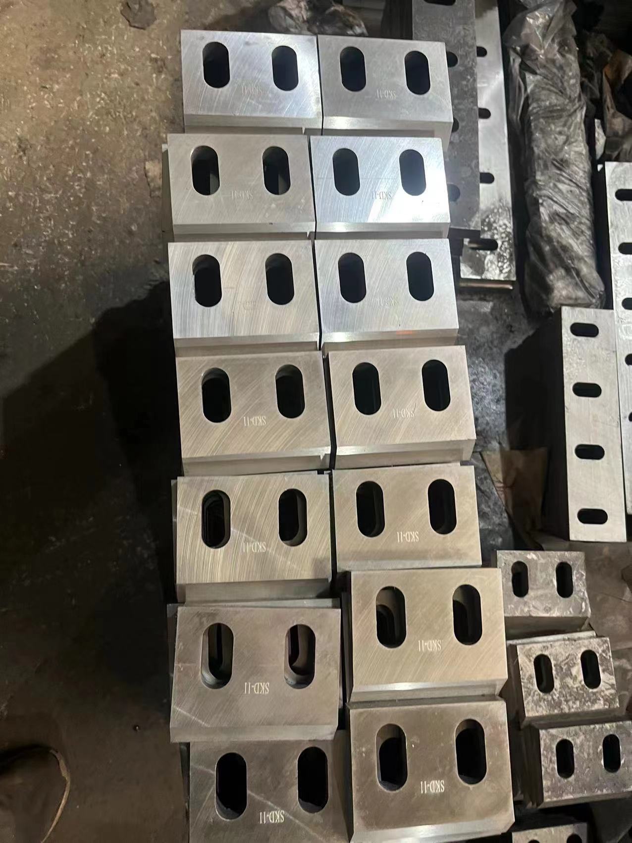 cuchillas-trituradoras-de-material-skd11-duraderas-primer plano- 