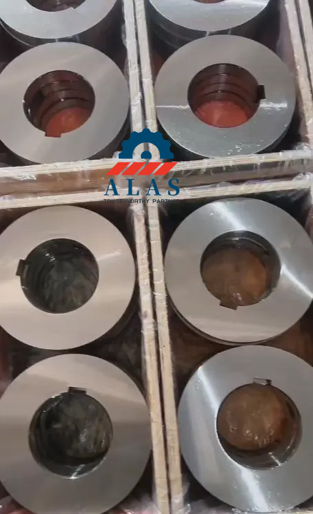 Cuchillas cortadoras circulares giratorias de precisi&oacute;n con chaveteros internos empaquetadas de forma segura en cajas de madera para su env&iacute;o