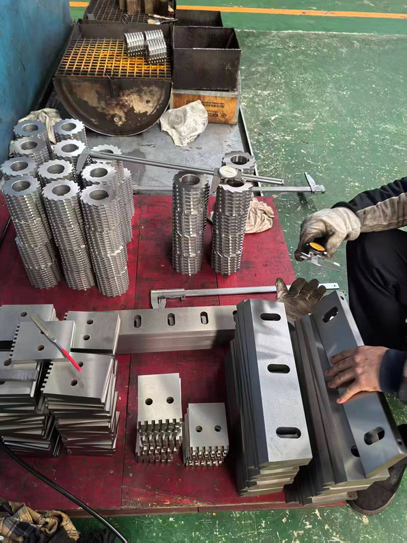 Inventario de f&aacute;brica de cuchillas trituradoras de baja velocidad y alta resistencia para maquinaria de reciclaje industrial
