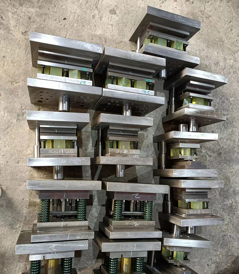 F&aacute;brica de troqueles de estampado de metal progresivos personalizados y herramientas de precisi&oacute;n fabricadas por Nanjing Alas