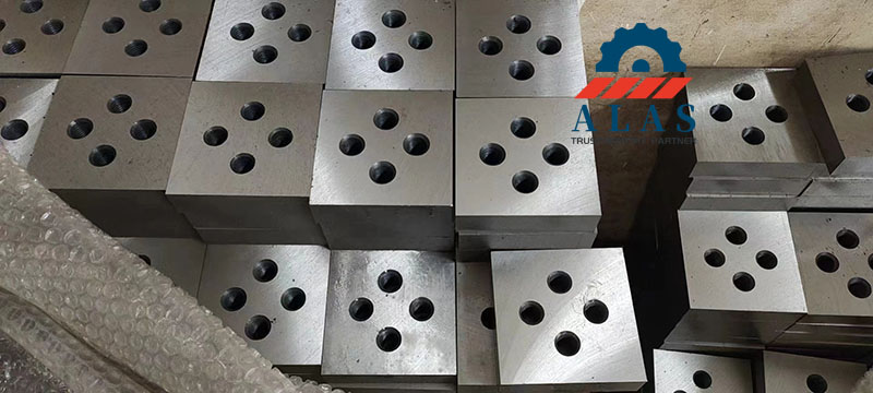Cuchillas cortadoras de barras de refuerzo cuadradas de 4 orificios de alta resistencia fabricadas con posicionamiento de pernos de alta precisi&oacute;n
