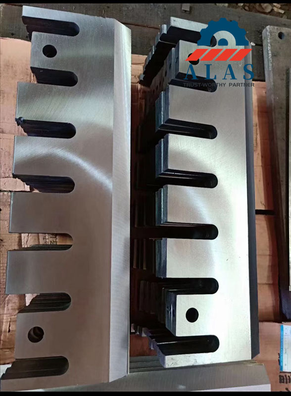Cuchillas trituradoras de madera industriales mecanizadas con precisi&oacute;n CNC fabricadas con acero para herramientas AISI A8 de alta resistencia