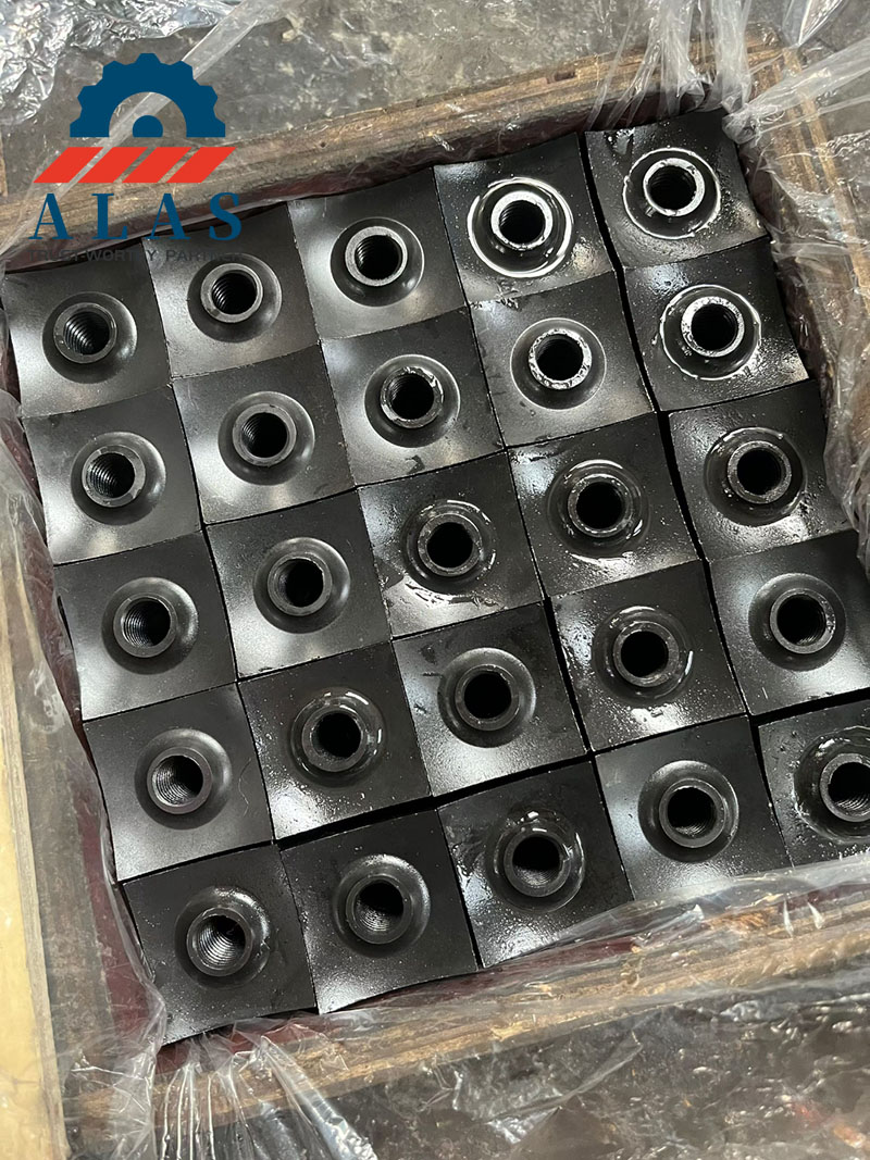 Cuchillas rotativas cuadradas de trituradora de un solo eje de acero con alto contenido de carbono y cuchillas insertadas en caja de madera
