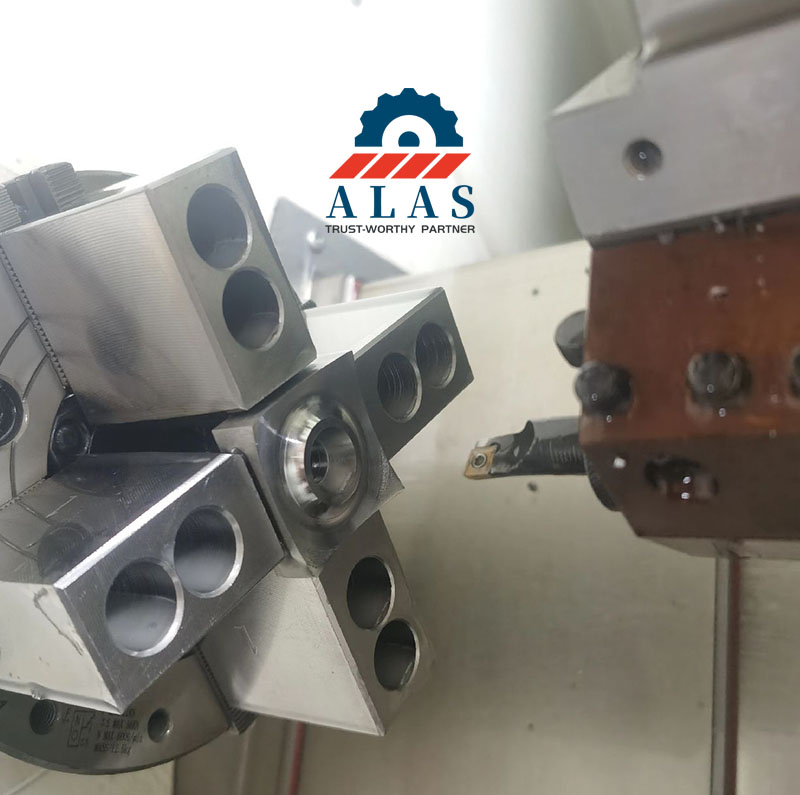 Proceso de rectificado de precisión CNC para cuchillas trituradoras de eje único de alto rendimiento