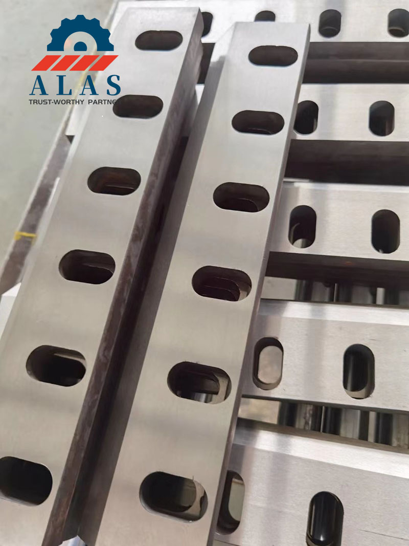 Cuchillas y cuchillas para trituradoras de plástico industriales | Fabricante personalizado
