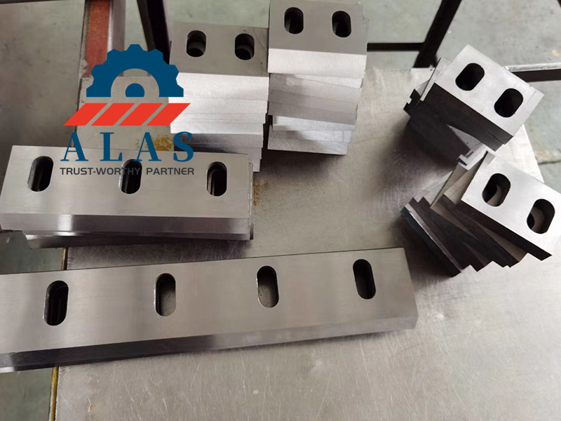 Cuchillas y cuchillas para trituradoras de plástico industriales | Fabricante personalizado