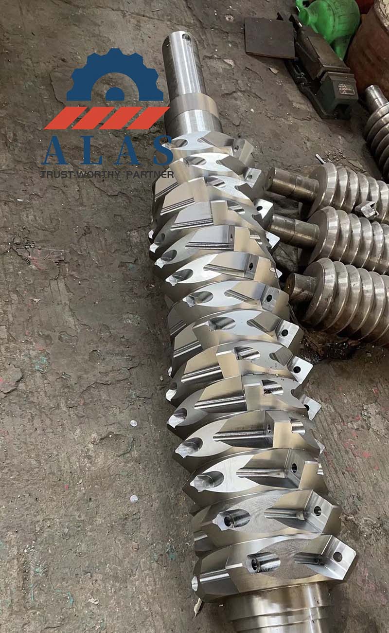 Conjunto de rotor de trituradora de un solo eje de alta resistencia marca ALAS, con eje giratorio mecanizado con precisi&oacute;n y soportes de cuchillas cuadrados. 