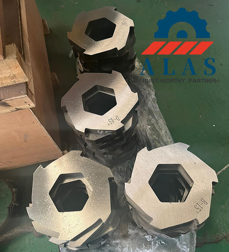 Cuchillas trituradoras de doble eje y discos cortadores giratorios de alta resistencia fabricados por ALAS para el reciclaje de metales y pl&aacute;sticos a granel.