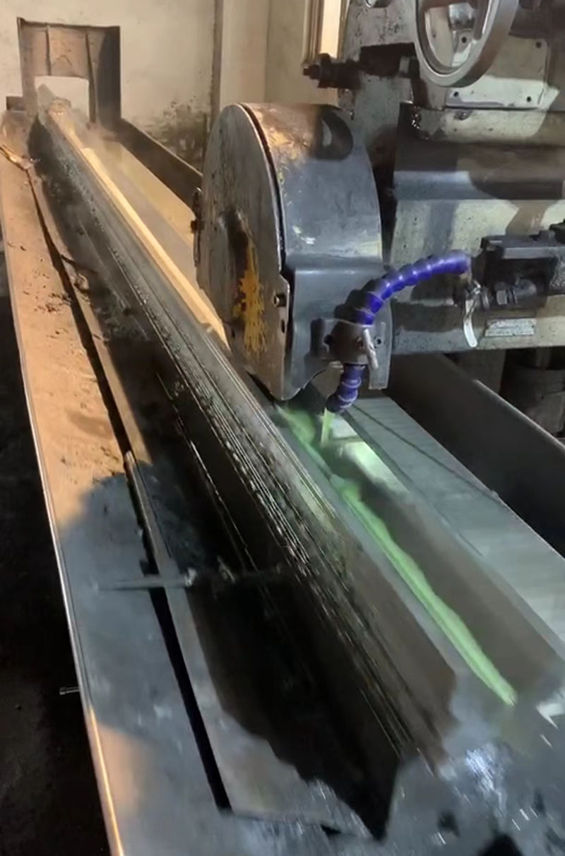 Proceso de fresado CNC de alta precisión para matrices plegadoras personalizadas